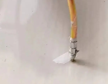 茶陵瓷砖空鼓维修公司专业解答在瓷砖铺贴过程中，如果使用的砂料过粗（如全部使用了粗砂），可能会导致以下问题
